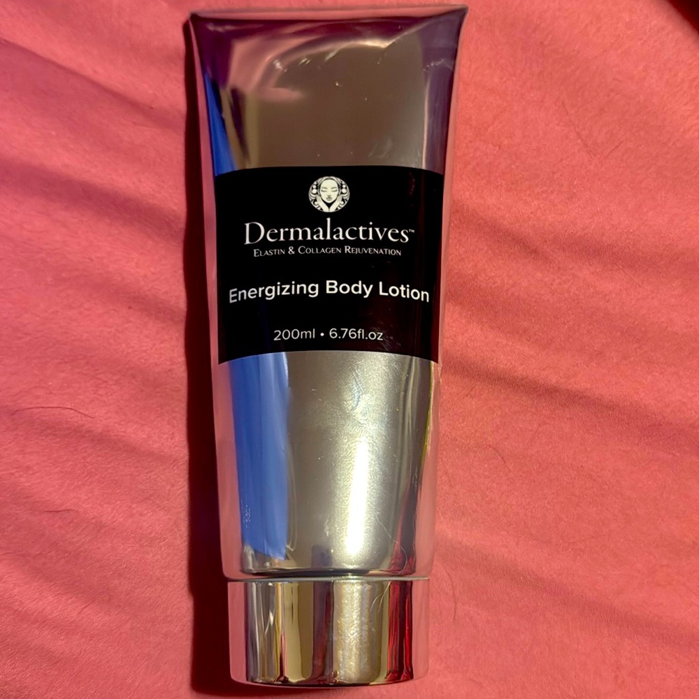 Dermalactives 
ENERGIZING BODY LOTION